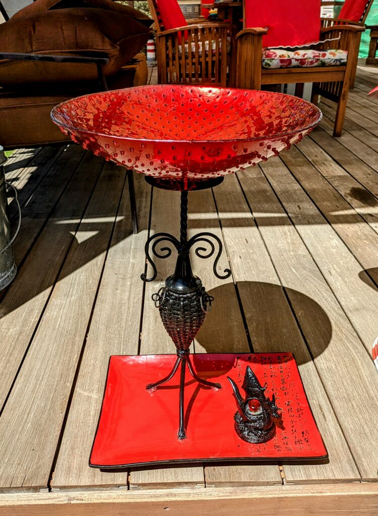 Item #0332 — Black,Red, 25 in