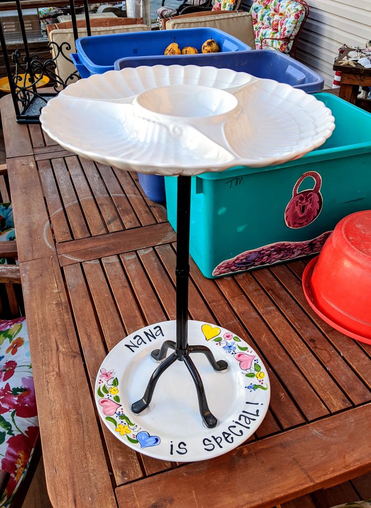 Item #0162 — White, 19 in