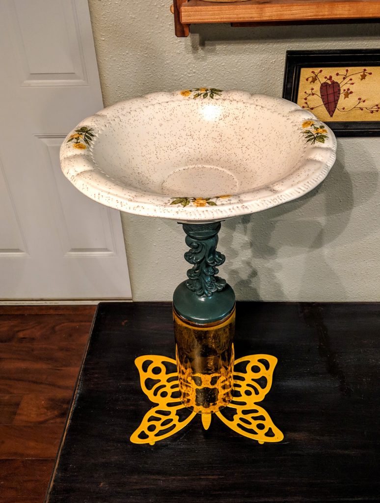 Item #0480 — Green,Yellow, 21 in