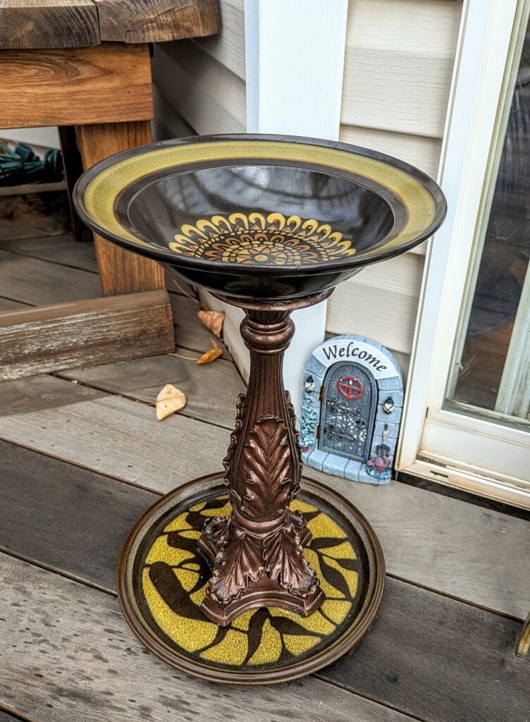 Item #0593 — Brown,Green,Yellow, 17 in