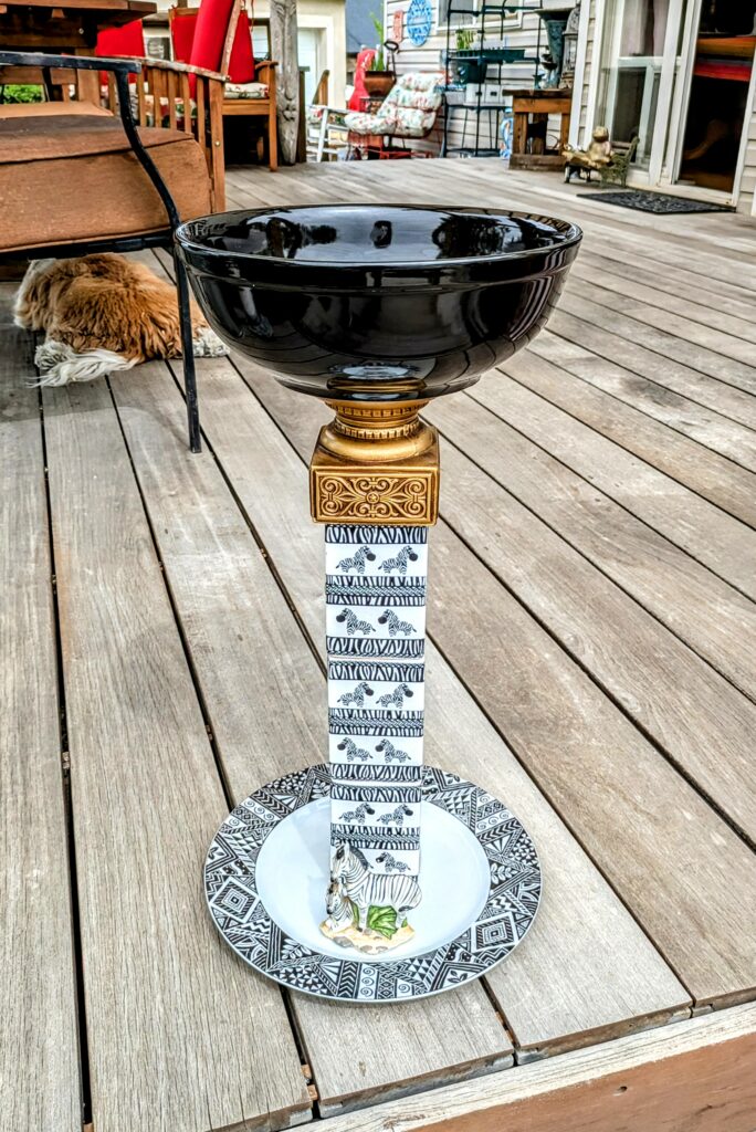 Item #0189 — Black,White, 20 in