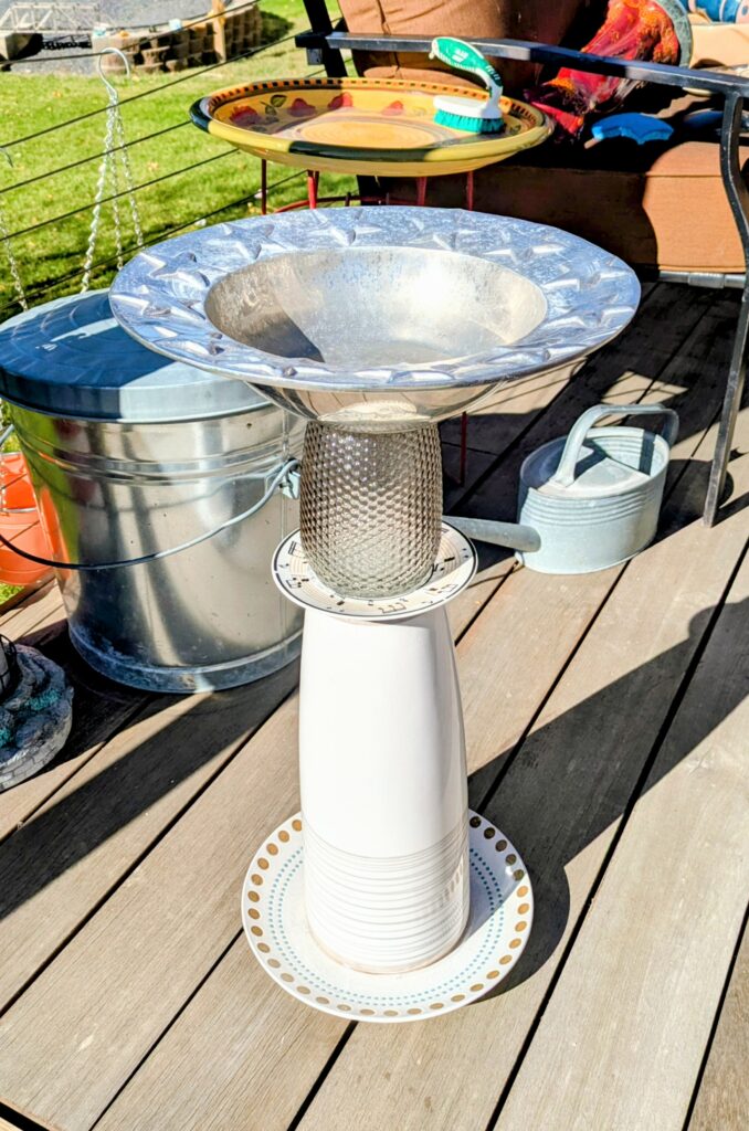 Item #0395 — Silver,White, 25 in