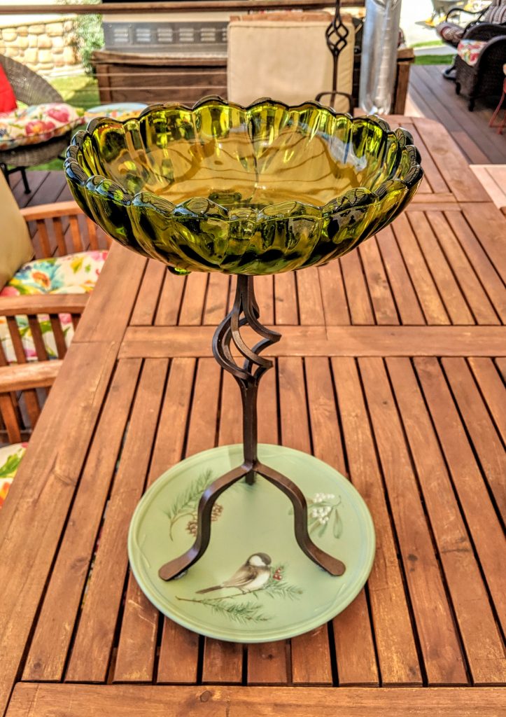 Item #0571 — Green, 19 in