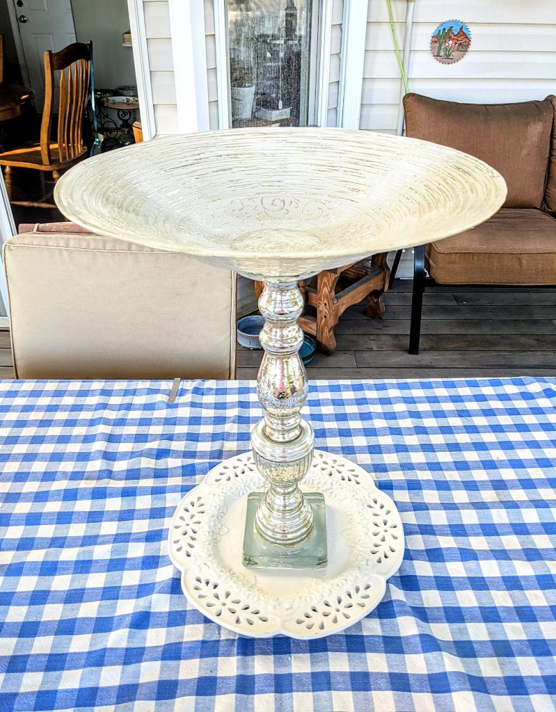 Item #0698 — Silver,White, 21 in